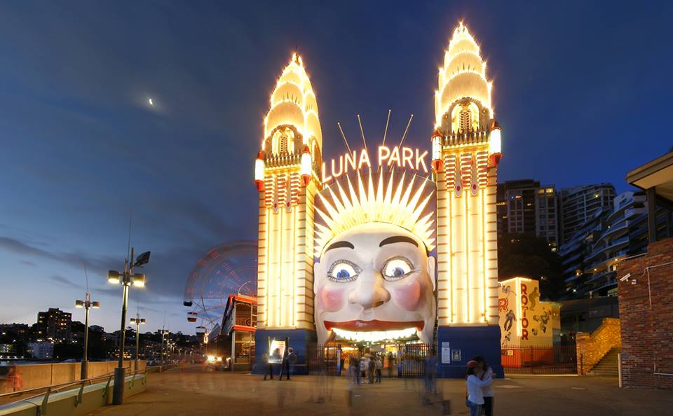 Summer break in Australia – Jobs at Luna Park!