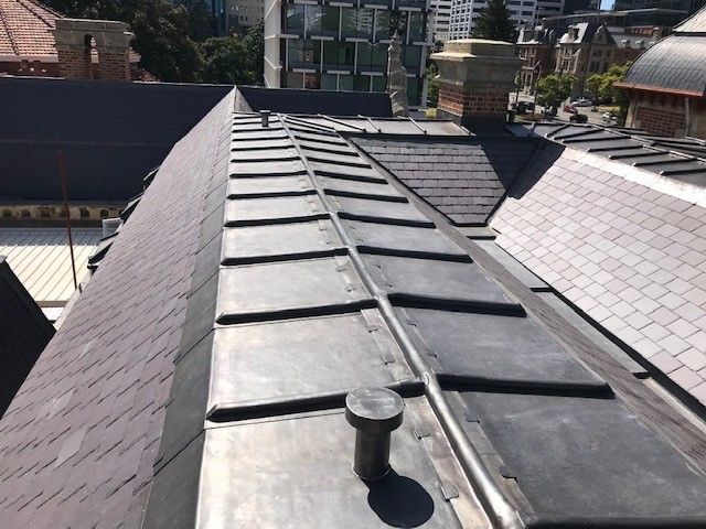 Roofers - Metal, Slate, Tile, Lead